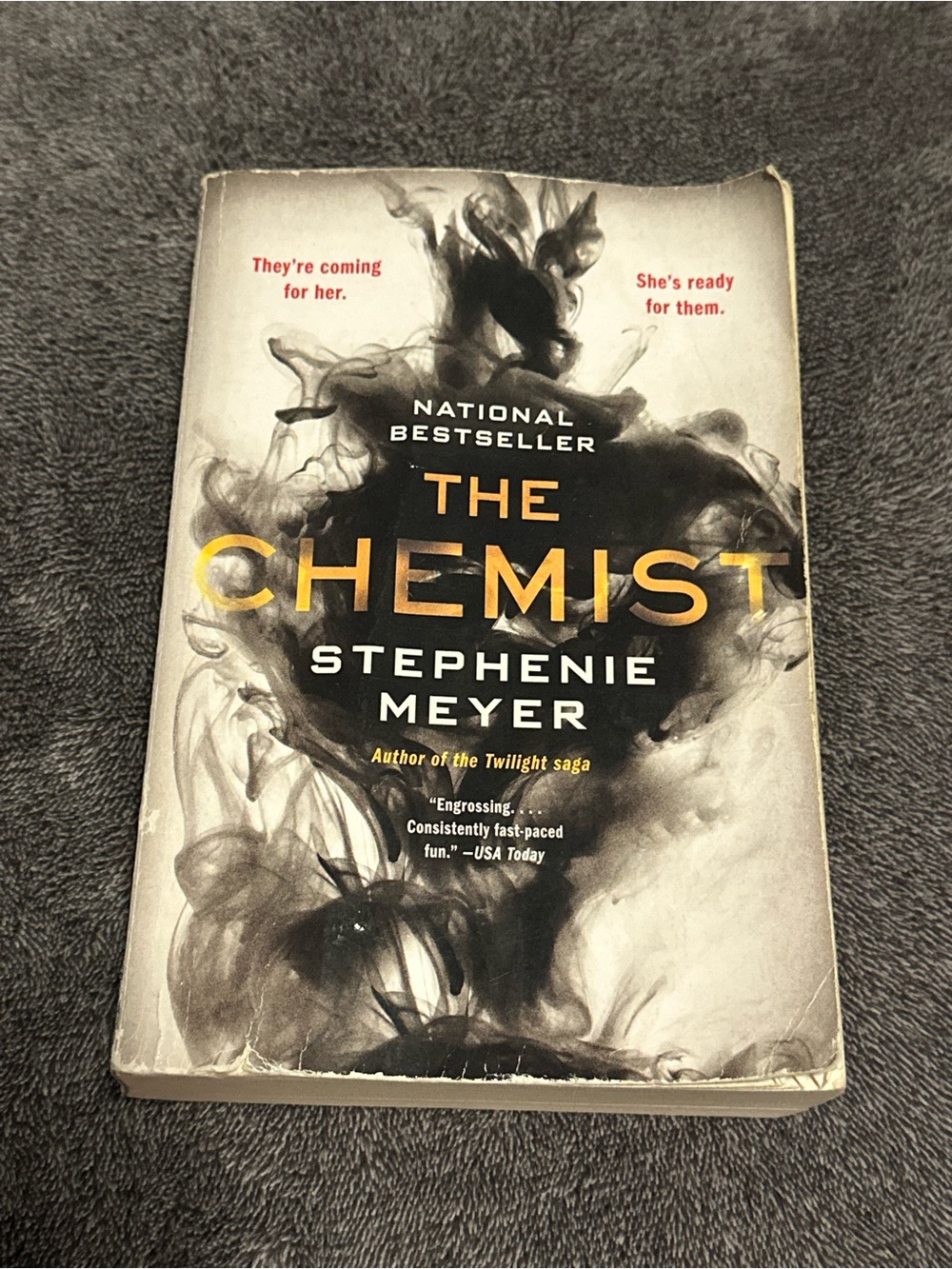 The Chemist Paperback - White/Black Cover